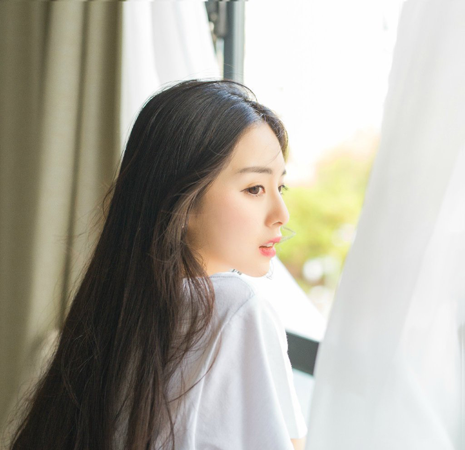 诸葛亮原本的计划是拿下蜀中，然后跟孙权交易，哪怕割让一些土地，甚至大半个荆州，让江东可以向北发展，这样一来，三家就有足够的理由精诚合作，至少在消灭掉吕布这个强敌之前，三家可以精诚合作，但如果不能拿下蜀中的话，刘备又有什么资格跟孙家谈判，荆州就那么大，如果割让给江东太多土地，那刘备以后要如何发展？